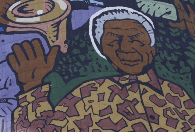 Ξανά στο νοσοκομείο ο Νέλσον Μαντέλα